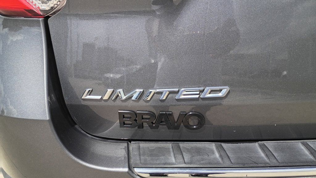 Used 2021 Ford Explorer Limited w/ Equipment Group 301A RWD image 11