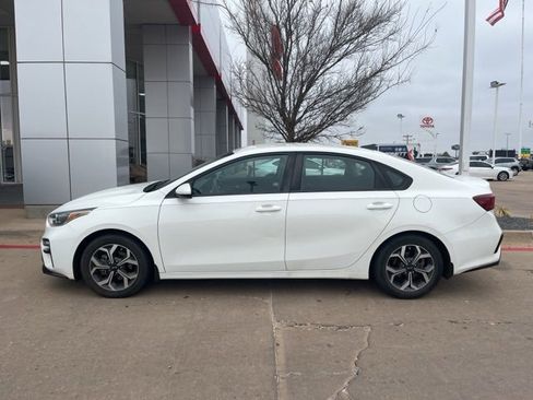 Used 2019 Kia Forte LXS image 2