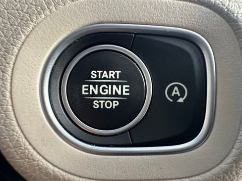 Used 2024 Mercedes-Benz GLS 450 4MATIC image 24