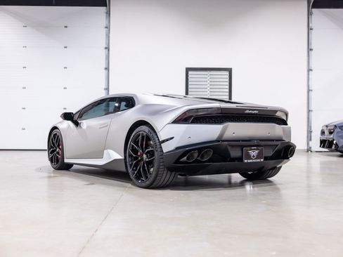 Used 2017 Lamborghini Huracan LP 610-4 AWD/4WD image 6