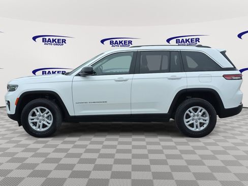 Used 2023 Jeep Grand Cherokee Laredo image 6