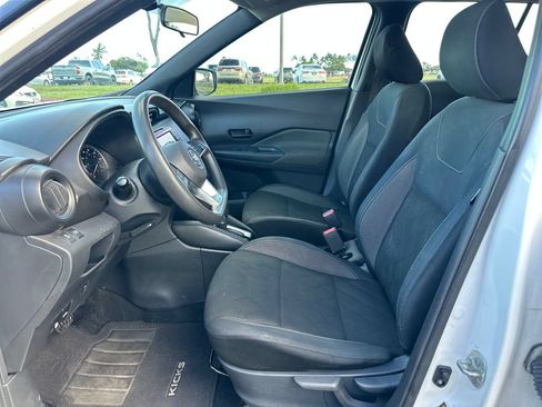 Used 2018 Nissan Kicks S FWD image 13