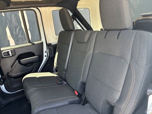 Used 2025 Jeep Wrangler Unlimited Sport AWD/4WD image 14