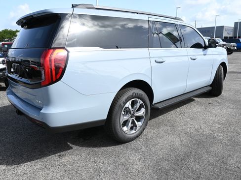 New 2027 Ford Expedition Max Active RWD image 3