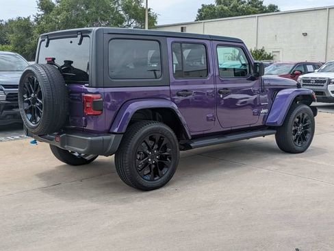 Used 2023 Jeep Wrangler Unlimited Sahara AWD/4WD image 6