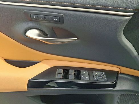 Used 2023 Lexus ES 350 w/ Premium Package image 13