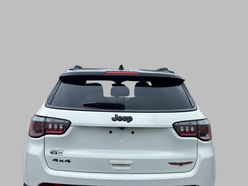 Used 2018 Jeep Compass Trailhawk w/ Navigation Group AWD/4WD image 4