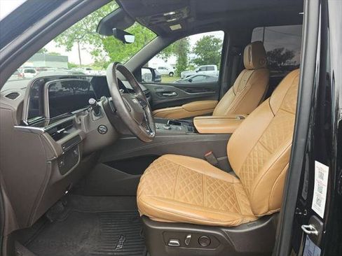 Used 2022 Cadillac Escalade Premium Luxury image 13