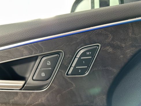Used 2023 Audi Q8 Prestige w/ Prestige Package AWD/4WD image 9