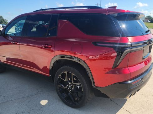 Used 2024 Chevrolet Traverse RS AWD/4WD image 6