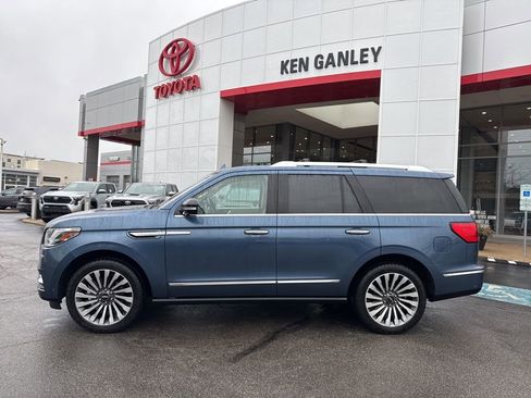 Used 2019 Lincoln Navigator Reserve image 2
