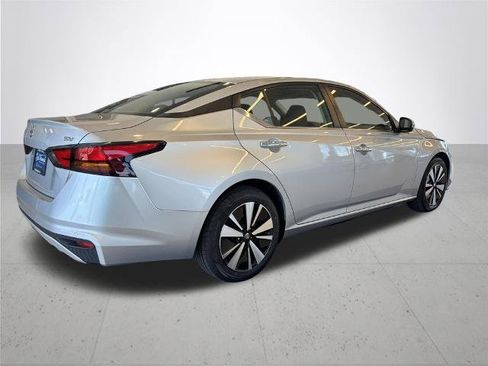 Certified 2022 Nissan Altima 2.5 SV FWD image 8