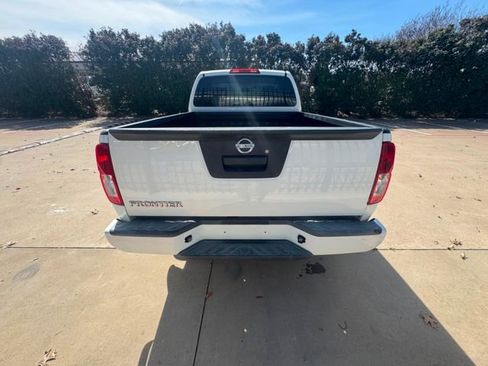 Used 2018 Nissan Frontier S image 6