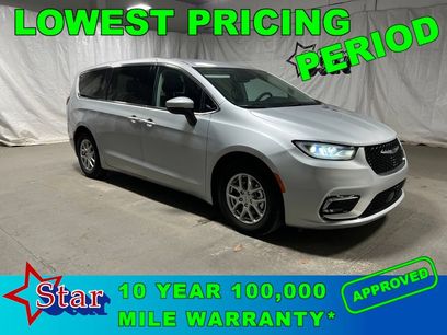 Used 2023 Chrysler Pacifica Touring-L
