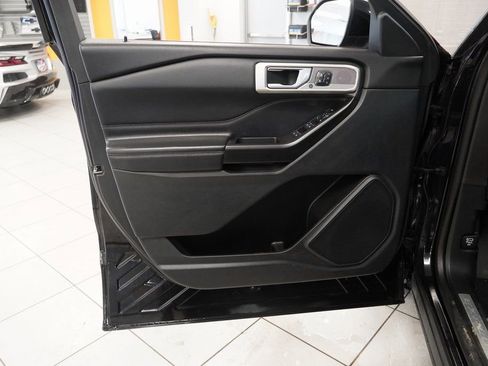 Used 2020 Ford Explorer Limited w/ Class III Trailer Tow Package image 6