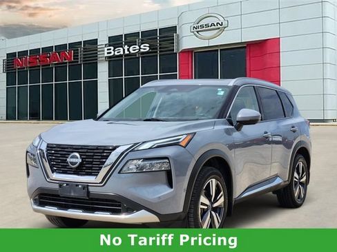 Used 2023 Nissan Rogue Platinum w/ Platinum Premium Package FWD image 2