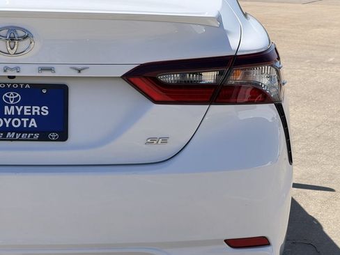 Used 2024 Toyota Camry SE FWD image 9