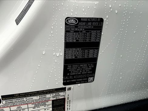 New 2025 Land Rover Discovery Dynamic SE image 18