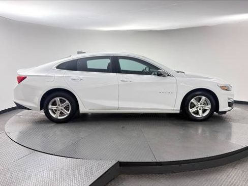 Used 2022 Chevrolet Malibu LS FWD image 9