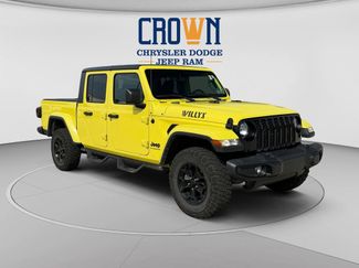 Used 2023 Jeep Gladiator Sport AWD/4WD video 1