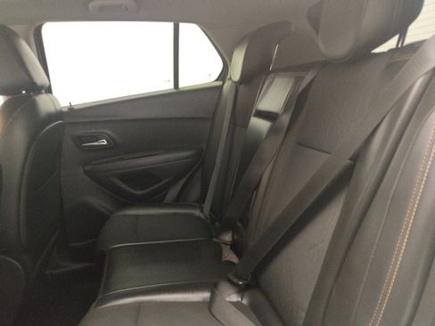 Used 2019 Chevrolet Trax LT w/ LT Convenience Package FWD image 18