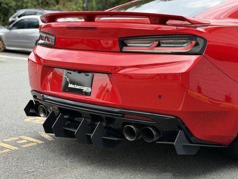 Used 2016 Chevrolet Camaro SS RWD image 9