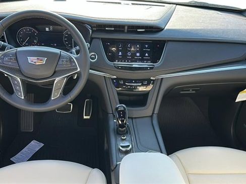 New 2025 Cadillac XT5 Sportv image 15