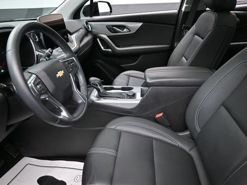 Used 2025 Chevrolet Blazer LT w/ Sound & Technology Package FWD image 16