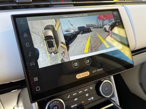 Used 2023 Land Rover Range Rover SE image 20