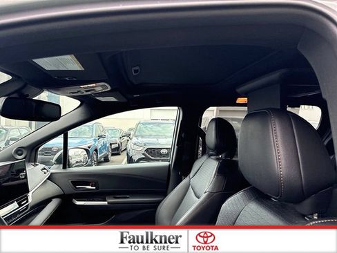 Certified 2025 Toyota Sienna XLE Woodland Edition AWD/4WD image 27
