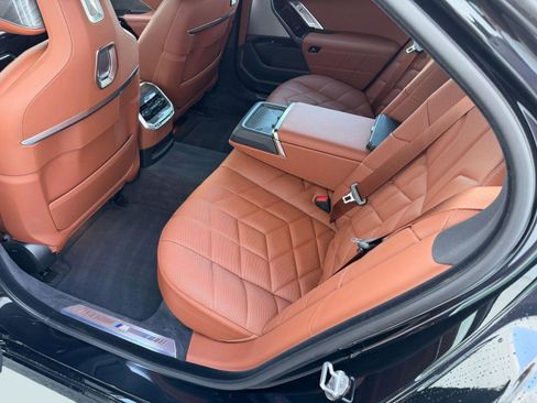 Certified 2024 BMW 760i xDrive w/ Executive Package image 14