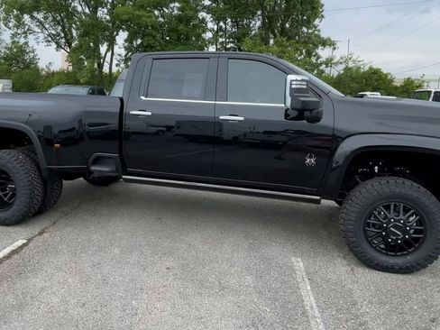 New 2026 Chevrolet Silverado 3500 LTZ w/ LTZ Plus Package AWD/4WD image 3