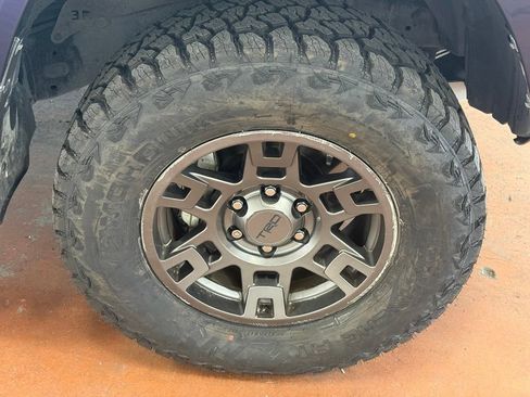 Used 2020 Toyota 4Runner Venture AWD/4WD image 11