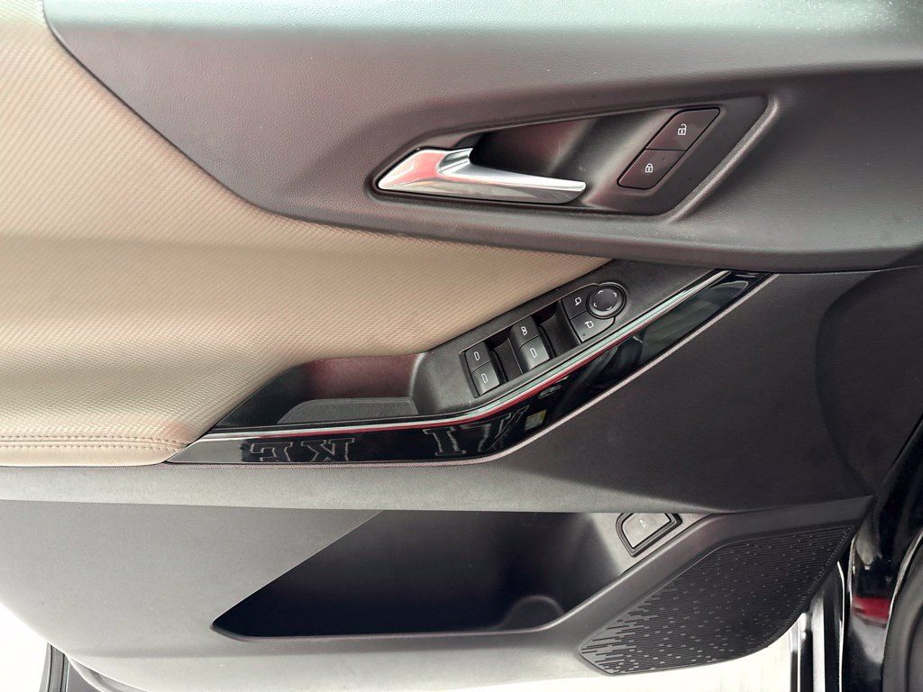 Used 2025 Chevrolet Equinox LT w/ Convenience Package II FWD image 26