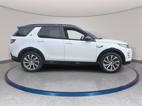 Certified 2025 Land Rover Discovery Sport Dynamic SE image 4