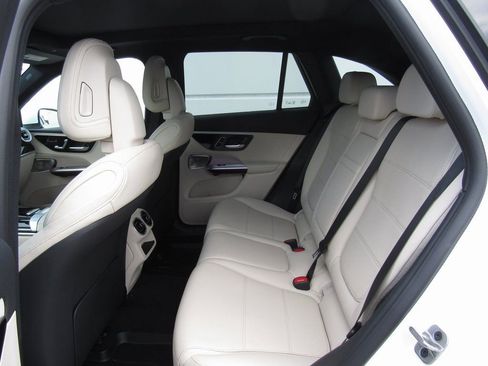 New 2026 Mercedes-Benz GLC 300 4MATIC image 15