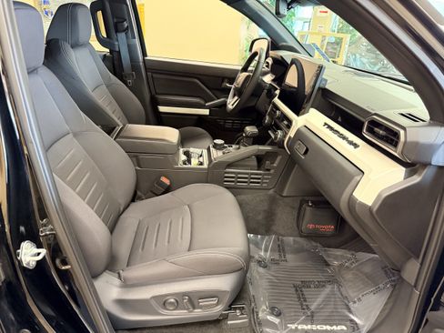 Used 2024 Toyota Tacoma TRD Sport w/ TRD Sport Upgrade Package AWD/4WD image 22