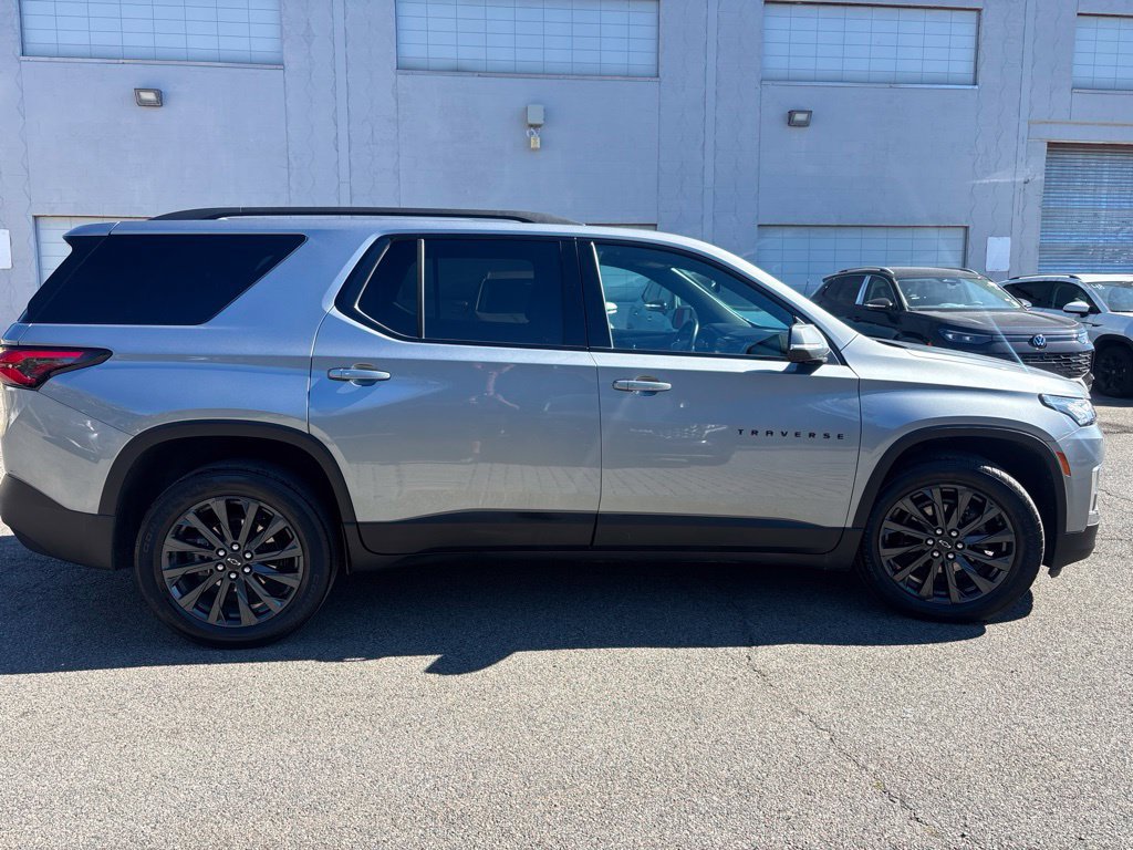 Used 2023 Chevrolet Traverse RS w/ LPO, Floor Liner Package AWD/4WD image 7