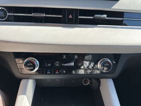 Used 2022 Mitsubishi Outlander SEL image 12