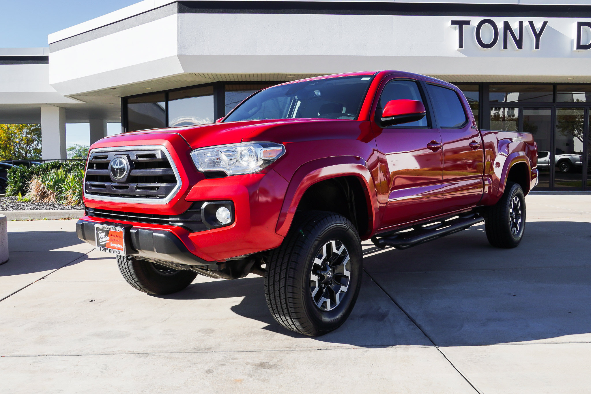 Used 2019 Toyota Tacoma SR5 AWD/4WD image 4