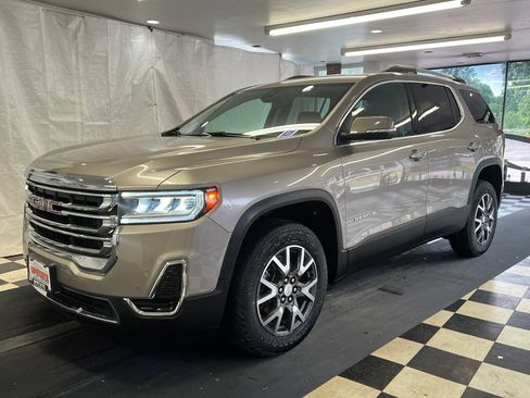 Used 2023 GMC Acadia SLE w/ Driver Convenience Package AWD/4WD image 4
