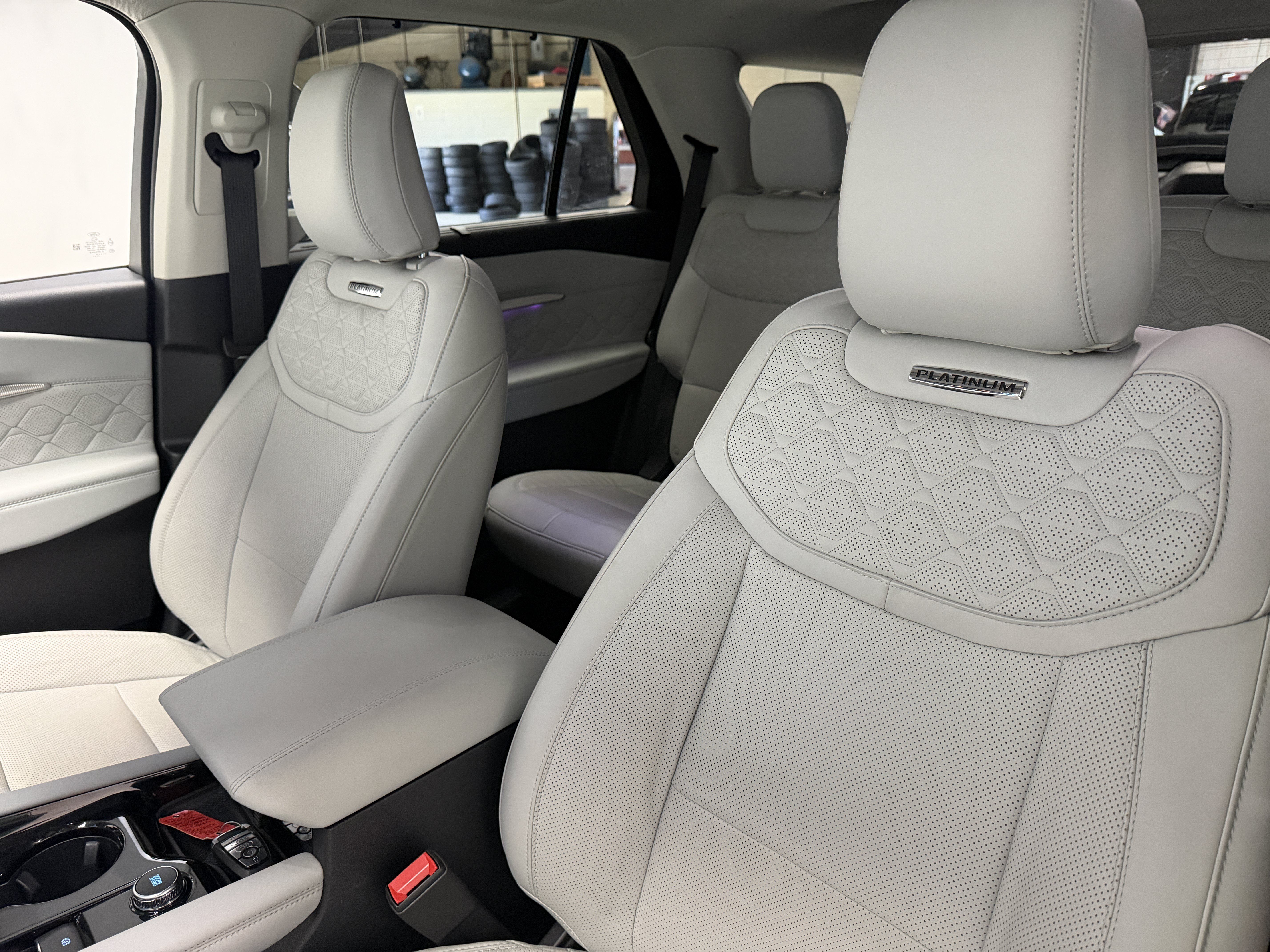 Used 2025 Ford Explorer Platinum w/ LUX Leather Package AWD/4WD image 20