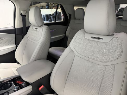 Used 2025 Ford Explorer Platinum w/ LUX Leather Package AWD/4WD image 20