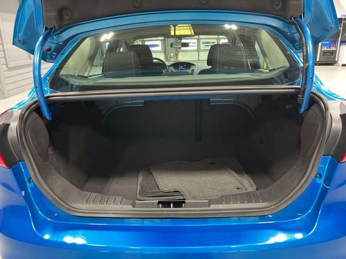Used 2015 Ford Focus SE w/ SE Cold Weather Package FWD image 33