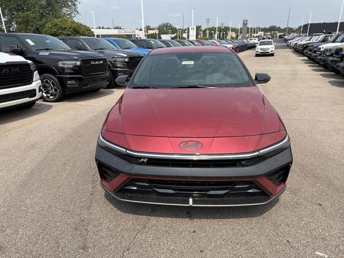 Used 2025 Hyundai Elantra N w/ Cargo Package FWD image 3