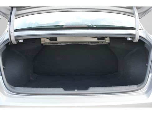 Certified 2021 Hyundai Elantra SEL w/ Convenience Package FWD image 11