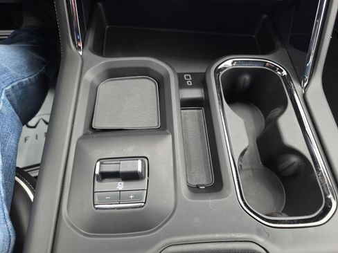 Used 2024 GMC Sierra 2500 AT4X image 47