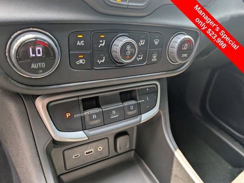 Used 2024 GMC Terrain SLE w/ Driver Convenience Package AWD/4WD image 21