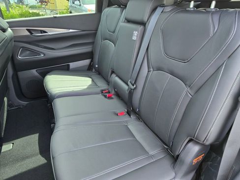 New 2025 INFINITI QX60 Luxe w/ Vision Package image 17