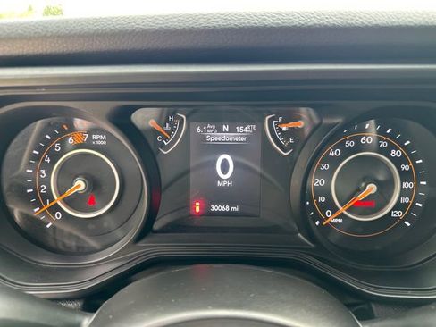 Used 2025 Jeep Wrangler Sport AWD/4WD image 19